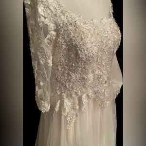 Allure Bridal Collection/ Never Worn Wedding Dress NWT
